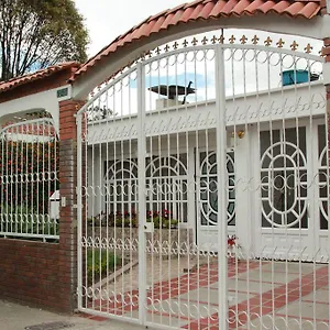 Bed & Breakfast Modelia, Bogota