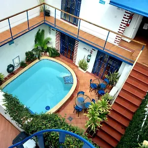 https://plaza-de-la-trinidad.cartagena-hotels.org